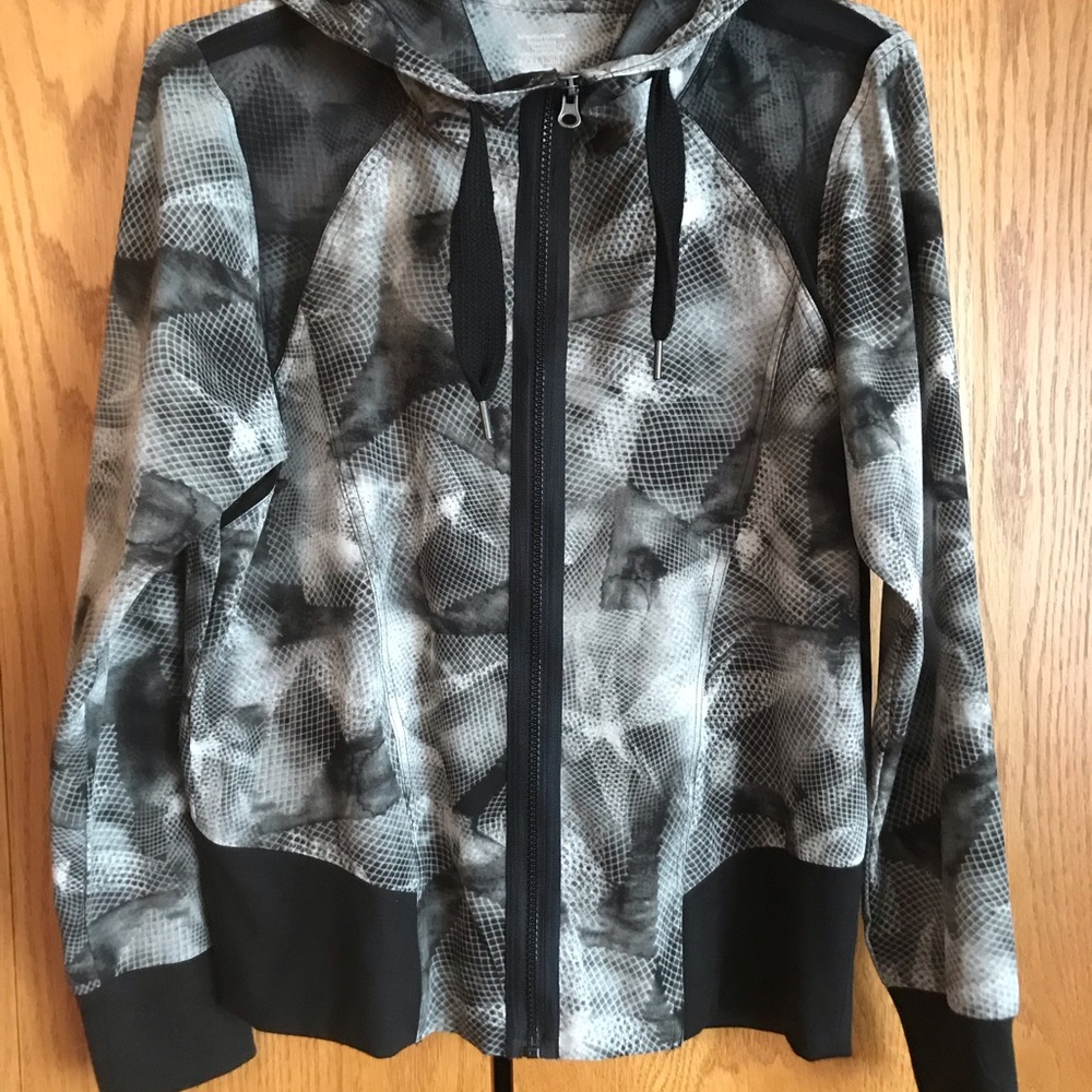 Silky feeling hoody, size lg